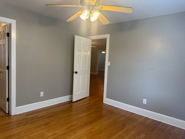 8024 Bradford Ln