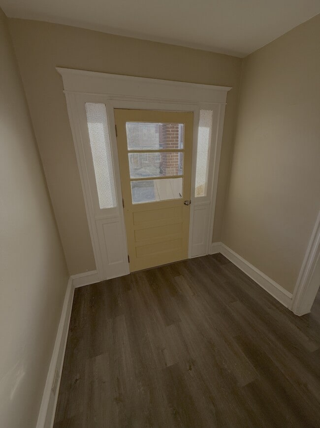 Photo - 1913 W 2nd St