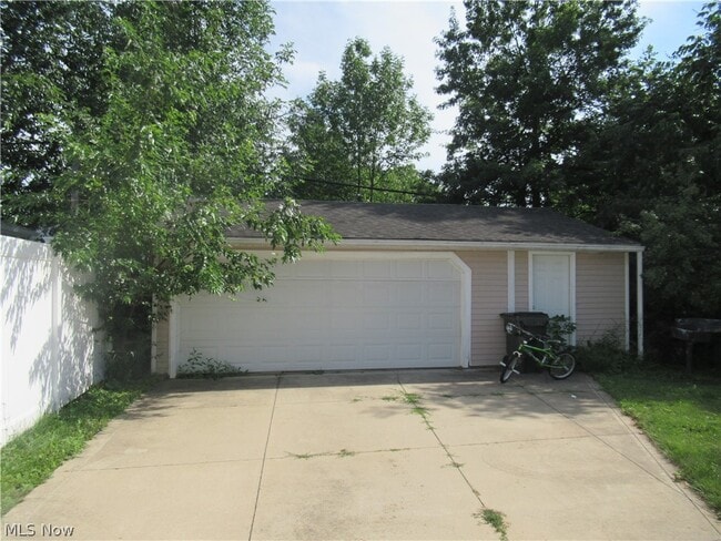 Photo - 5203 Maplecrest Ave