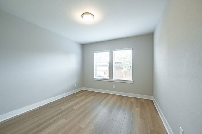 Photo - 10916 Brambling Wood Dr