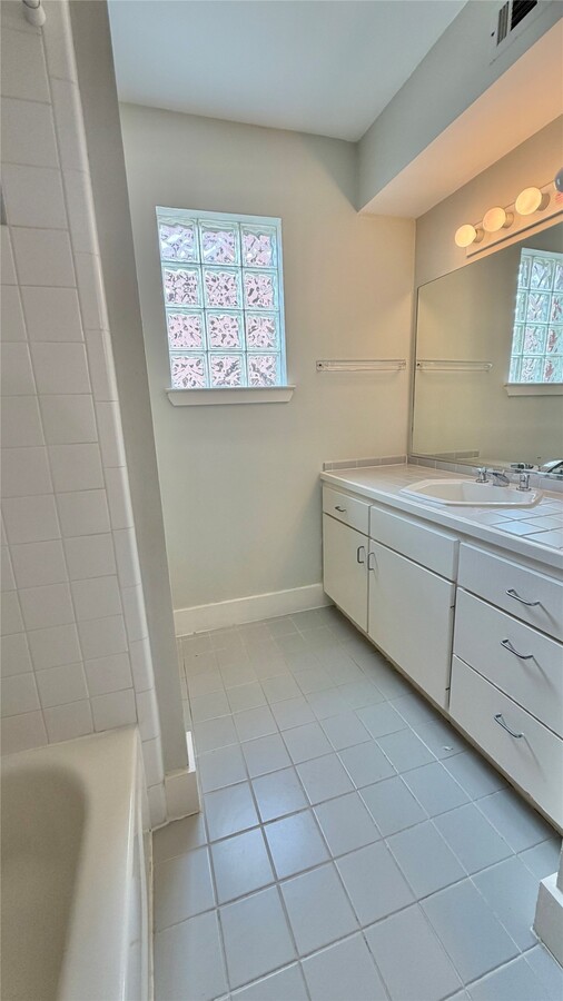 Photo - 6418 Ferris Dr