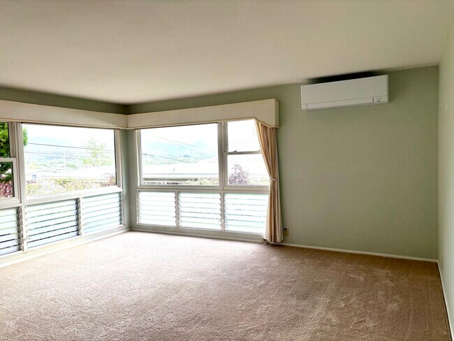 Photo - 1296 Kupau St