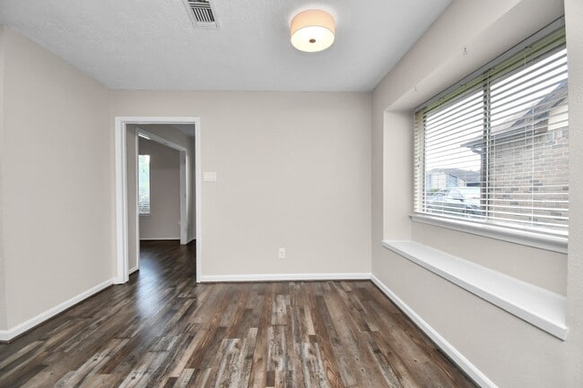 Building Photo - 13002 Kingsmill Dr