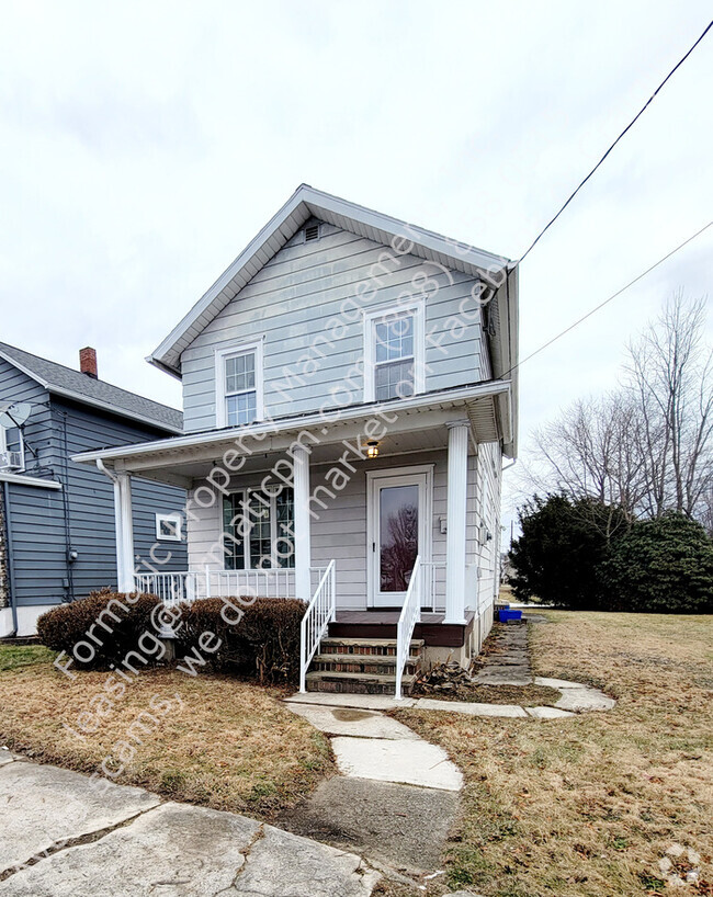 Building Photo - Pet-Friendly Three-Bedroom Two -Story Home!