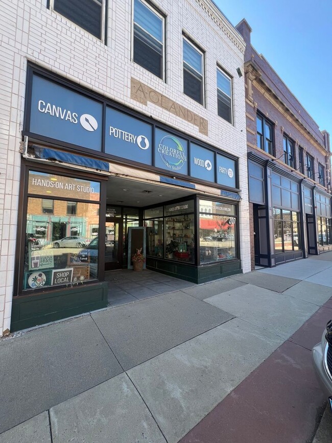Photo - 207 S Main St Unit Commercial