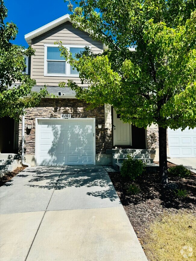 Building Photo - 4107 Fremont Dr Rental