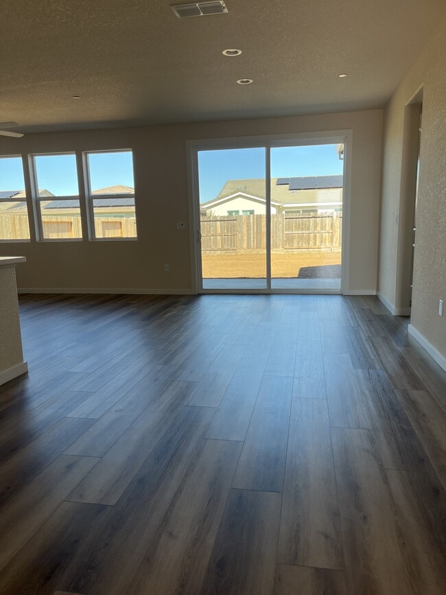 Photo - 1761 Lockwood Dr