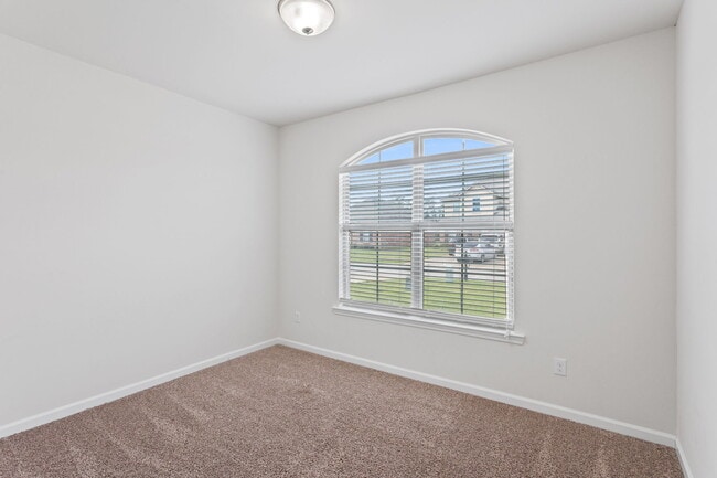 Photo - 2432 Fenimore Loop