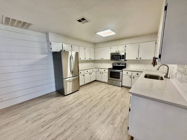 Photo - Pet-Friendly 4-BR Home in Santa Clara with RV Parking