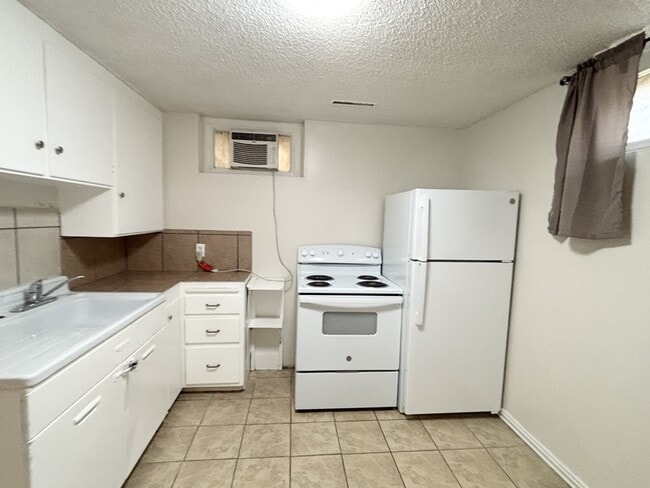 Photo - 416 Cornell Dr Unit Downstairs