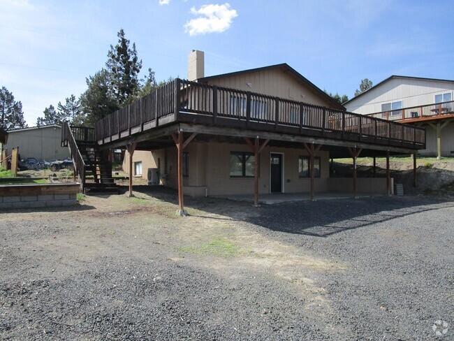 Building Photo - 2 Story House, 4 Bedrooms + Bonus Room in ...