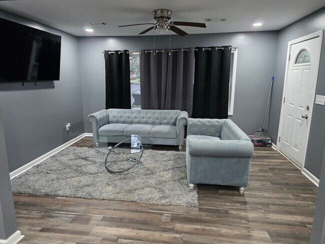 Photo - 108 Iverness Ave Unit Small but New