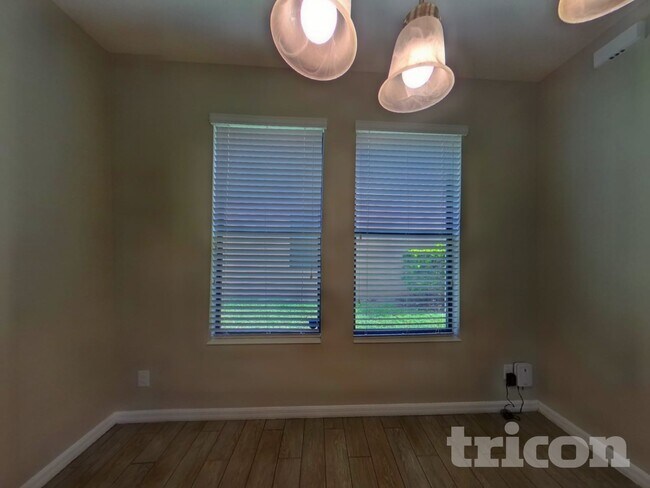 Photo - 2076 Bent Grass Ave