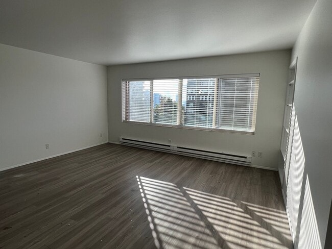 Photo - Sheffield Apts.