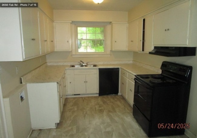 Photo - 2656 Fisk Rd