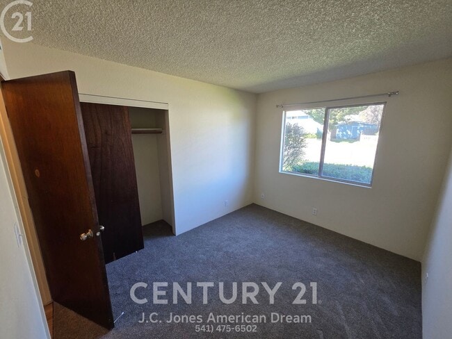 Photo - DR150.01 Unit A