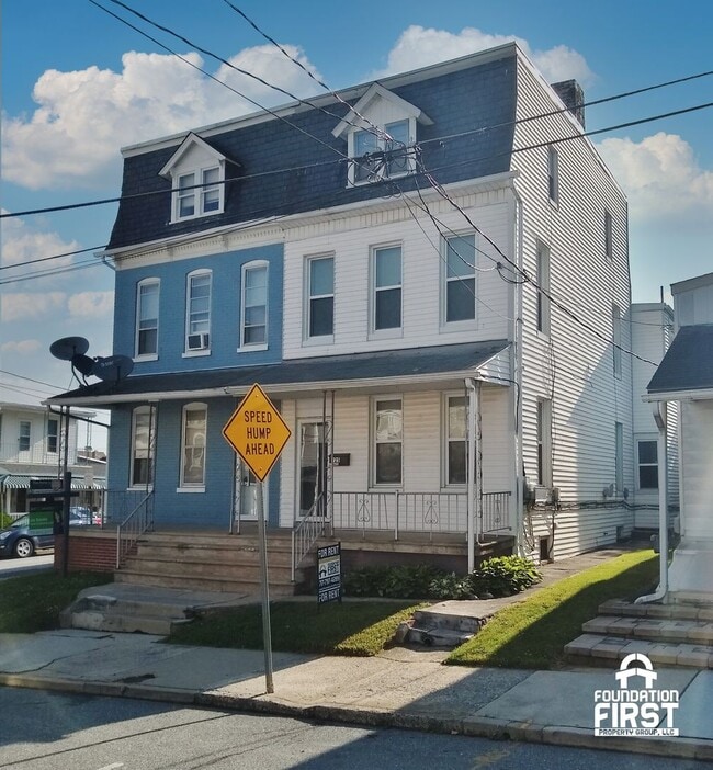 Photo - 5 Bed / 2 Bath Single Family Duplex