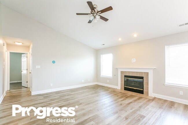 Photo - 1015 Redwood Dr