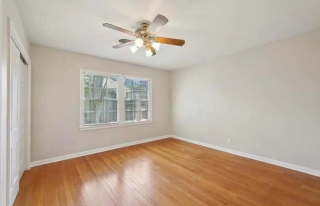 Photo - 1235 Elaine Dr