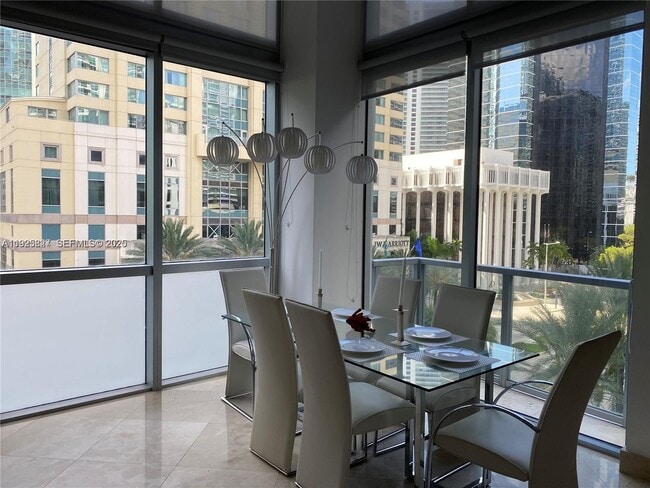 Photo - 1060 Brickell Ave Unit 413