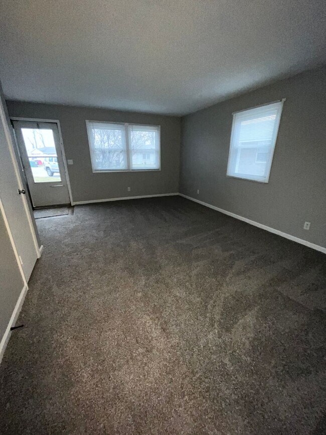 Photo - 30-32 Morehouse-NOREMAC Unit 32 Morehouse Ct.