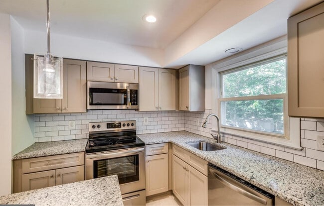 Photo - 3650 Laurel Dr