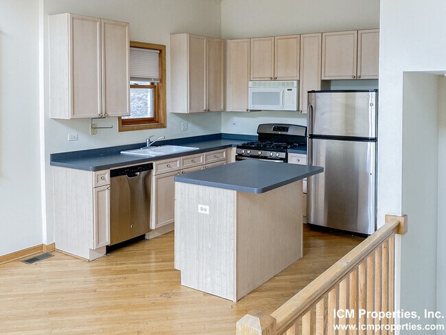 Photo - 2714 N Wayne Ave Unit 2714-3