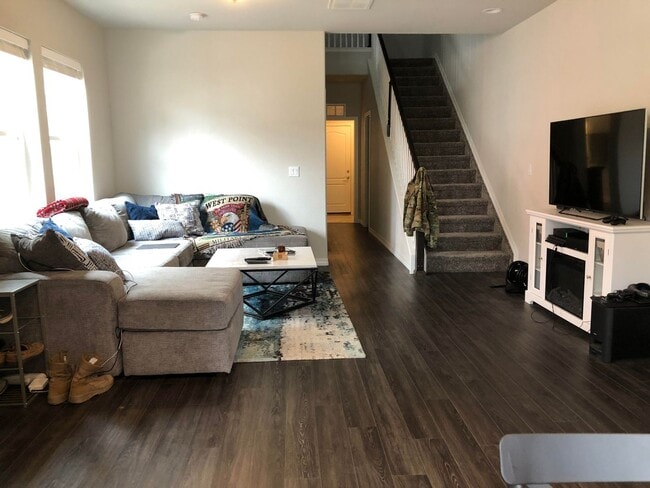 Photo - 1185 Solitaire St