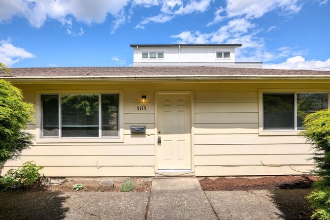 Photo - Updated 2 Bedroom, 1 Bathroom Duplex in the Heart of North Portland