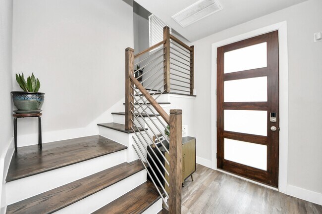 Photo - 1743 Cove Cres Ct