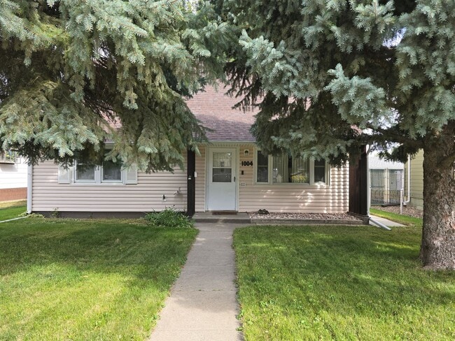 Photo - 4 bed, 1 bath House with 1 car garage