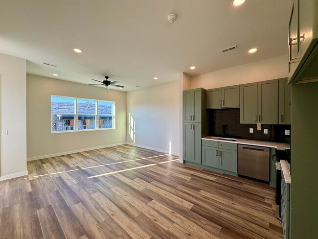 Photo - 1865 Zeta Way