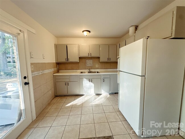 Photo - 5006 Malibu Dr
