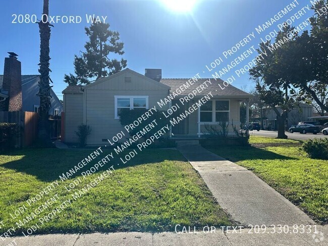 Building Photo - Updated 2 Bedroom Home on Corner Lot