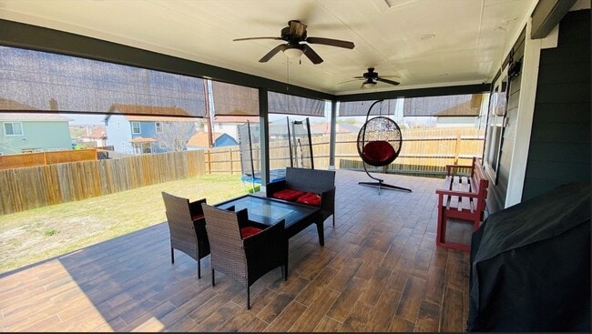 Photo - 810 Comal Run