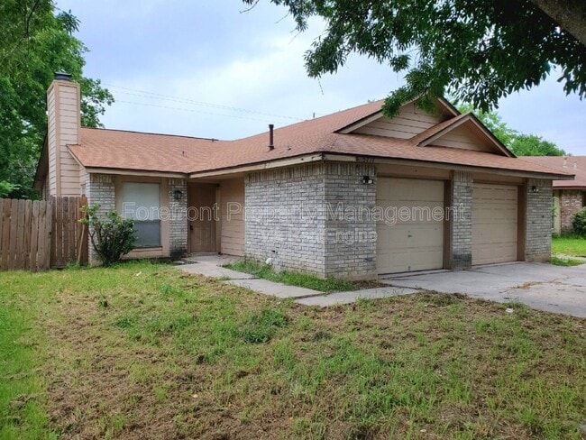 Building Photo - 5717 Lochmoor