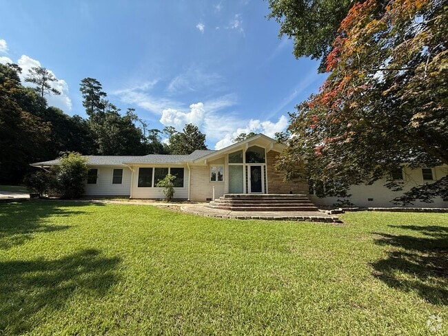 Building Photo - Newly Remodeled Ranch-Style 4BD, 3.5BA Ral... Rental