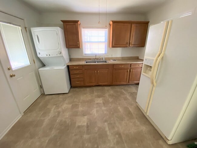 Photo - ~~ Cute 3-bedroom Brick Ranch located in B...