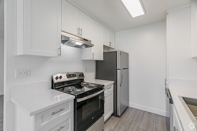 2BR, 2BA - 960SF - Villas