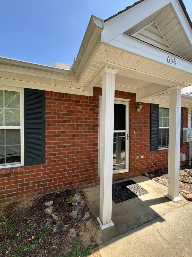 Photo - 654 Brook Trail Townhome