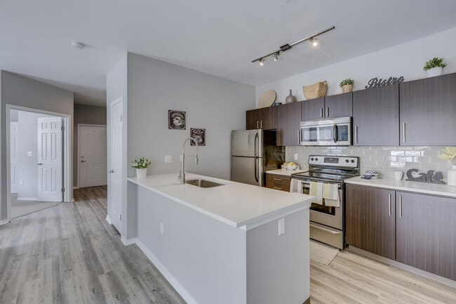 Photo - 15023 SW Millikan Way Unidad ID1280592P
