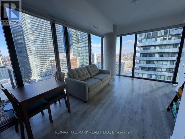 Photo - 161 Roehampton Ave Unité 1705