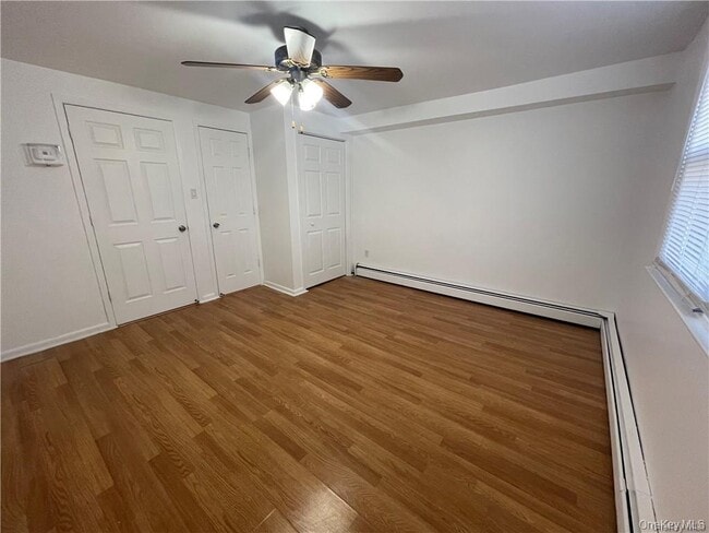 Photo - 2925 Schurz Ave