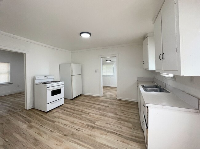Photo - Spacious 2-Bed 1-Bath House