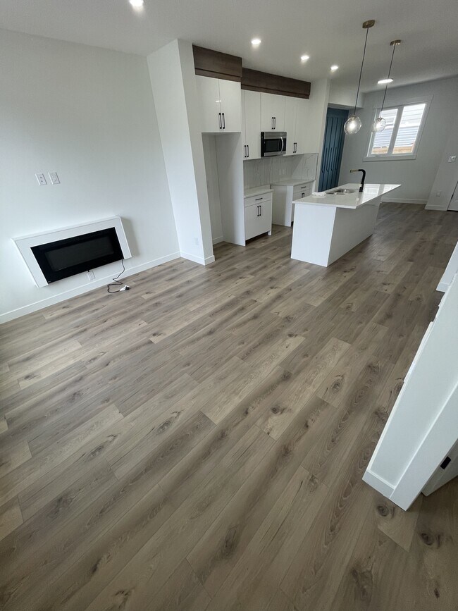 Photo - 4754-4783 83 St NW