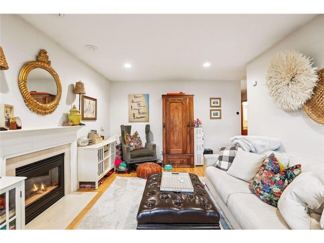 Photo - 4237 Ottawa Ave S