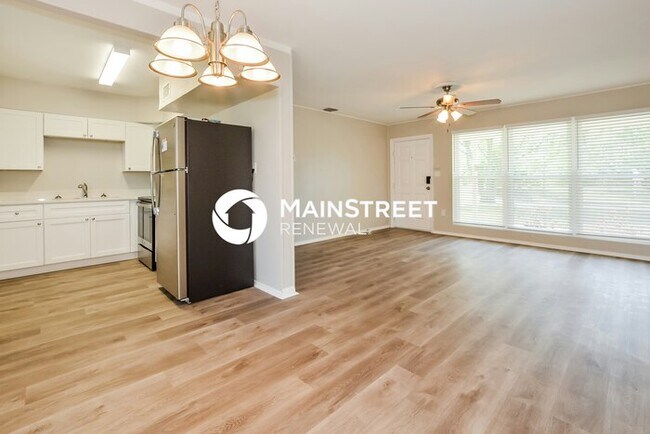 Photo - 3 Bedroom Pet-Friendly Home in Orlando, FL...