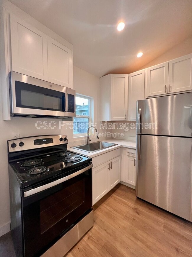 Photo - 1381 Circle Ave Unit B