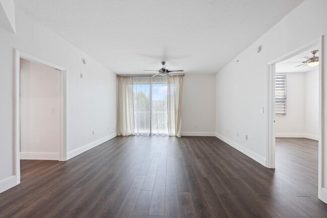 Photo - 804 E Windward Way