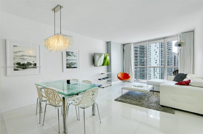 Photo - 485 Brickell Ave Unit 2006